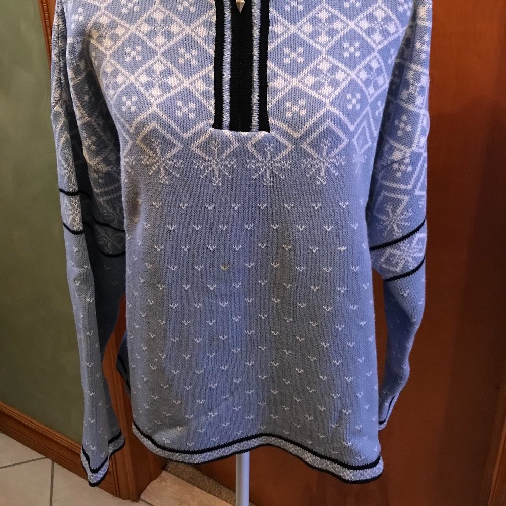 Heartstrings Woman's Sweater View 2